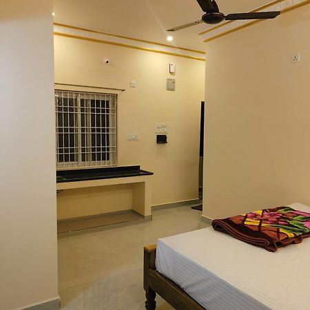 Liya Guest House Tiruvannāmalai エクステリア 写真