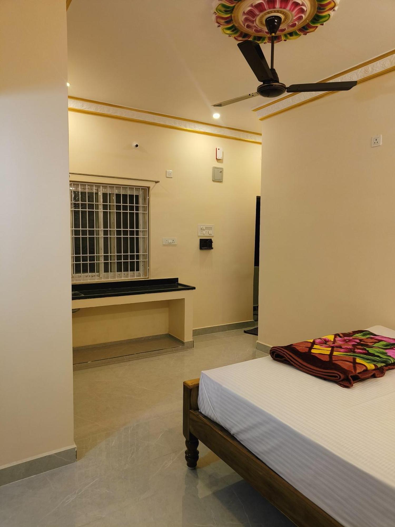 Liya Guest House Tiruvannāmalai エクステリア 写真