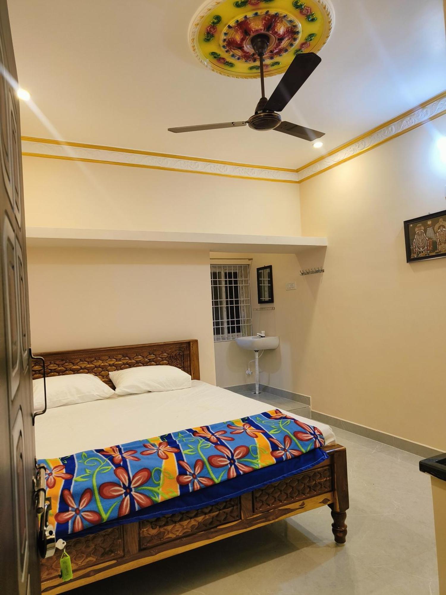 Liya Guest House Tiruvannāmalai エクステリア 写真